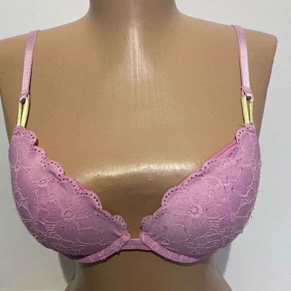 Victoria's Secret Other - Victoria's Secret Women's Pink Floral Lace Underwired Push Up Bra Size 34B